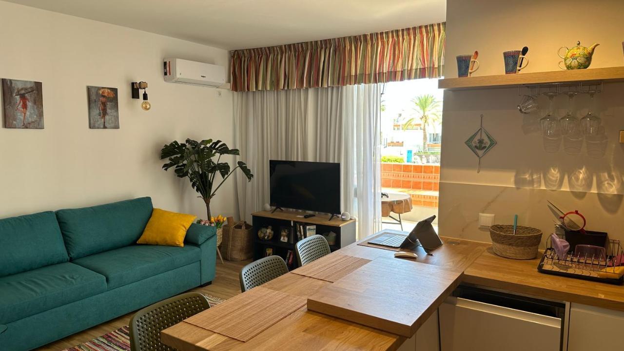 Air-Conditioned, Remarkably Beautiful Apartment, Fibre Wi-Fi, Pool 아로나 외부 사진